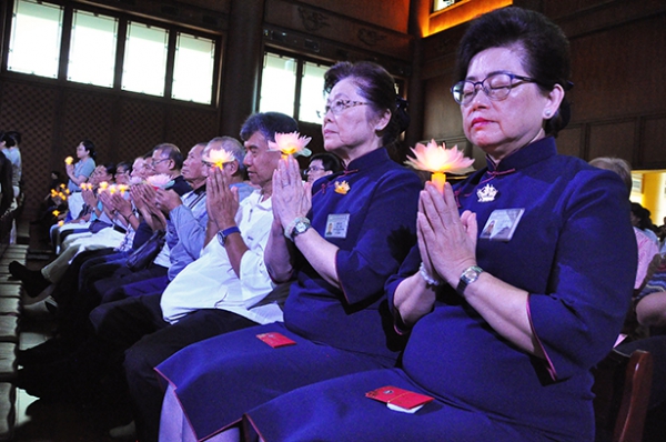 Bukan hanya dari Jakarta saja, sebanyak 28 relawan dan 125 peserta dari Tzu Chi Bandung juga mengikuti kegiatan Pemberkahan Akhir Tanun 2019.