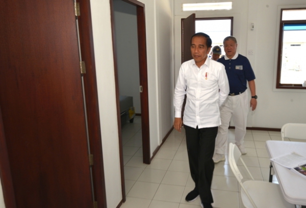 Presiden Joko Widodo meninjau langsung rumah yang dibangun Tzu Chi Indonesia untuk para korban bencana di Palu dan sekitarnya.