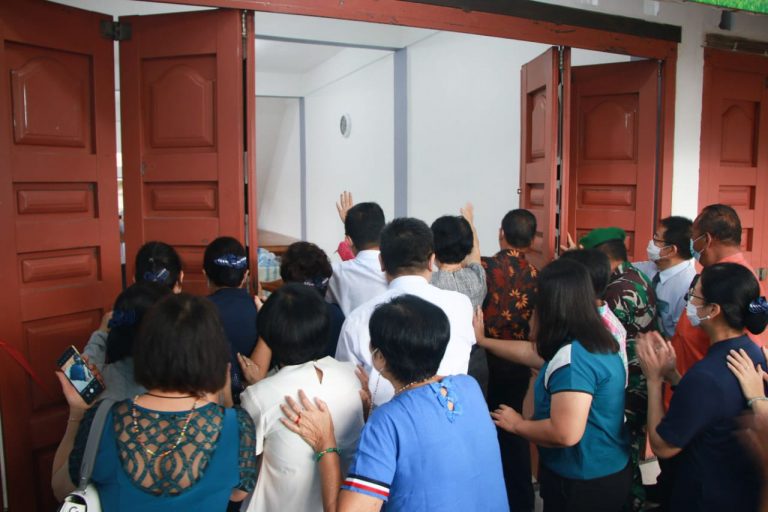 Antusias warga Tanjung Morawa pada hari peresmian depo baru untuk pelestarian lingkungan.