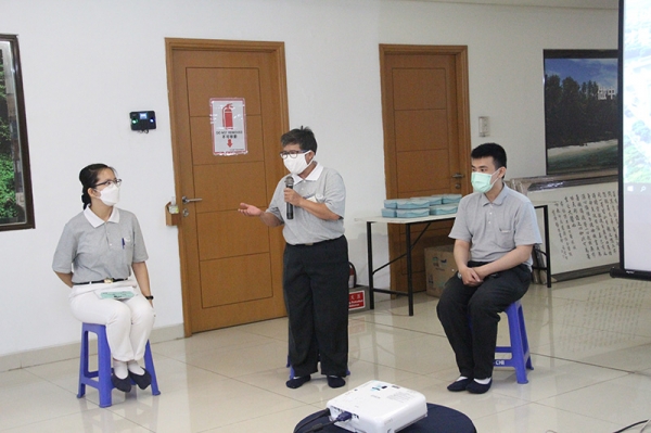 Dalam kesempatan kali ini, ada talkshow inspiratif yang menghadirkan dua narasumber, Kelvin dan Hong Evie, yang dulu pernah mendapat bantuan dari Tzu Chi. Dukungan dan perhatian relawan Tzu Chi yang diterima Kelvin dan Hong Evie kala menjadi Gan En Hu, menggugah hati mereka berdua untuk ikut serta bergabung dalam barisan relawan Tzu Chi.